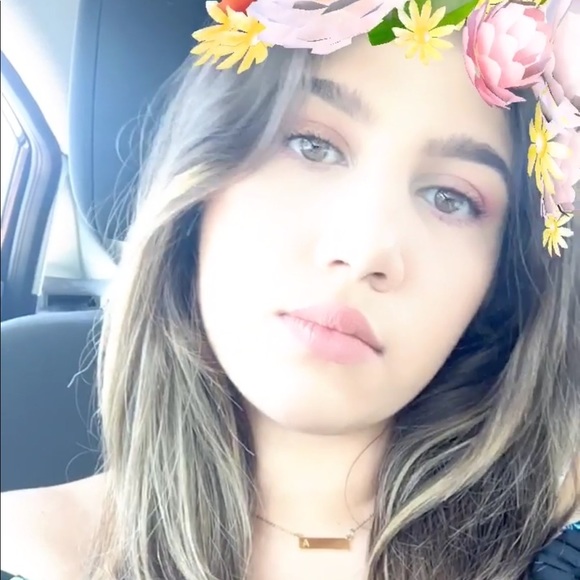 Meet your Posher, Astrid - Picture 1 of 1